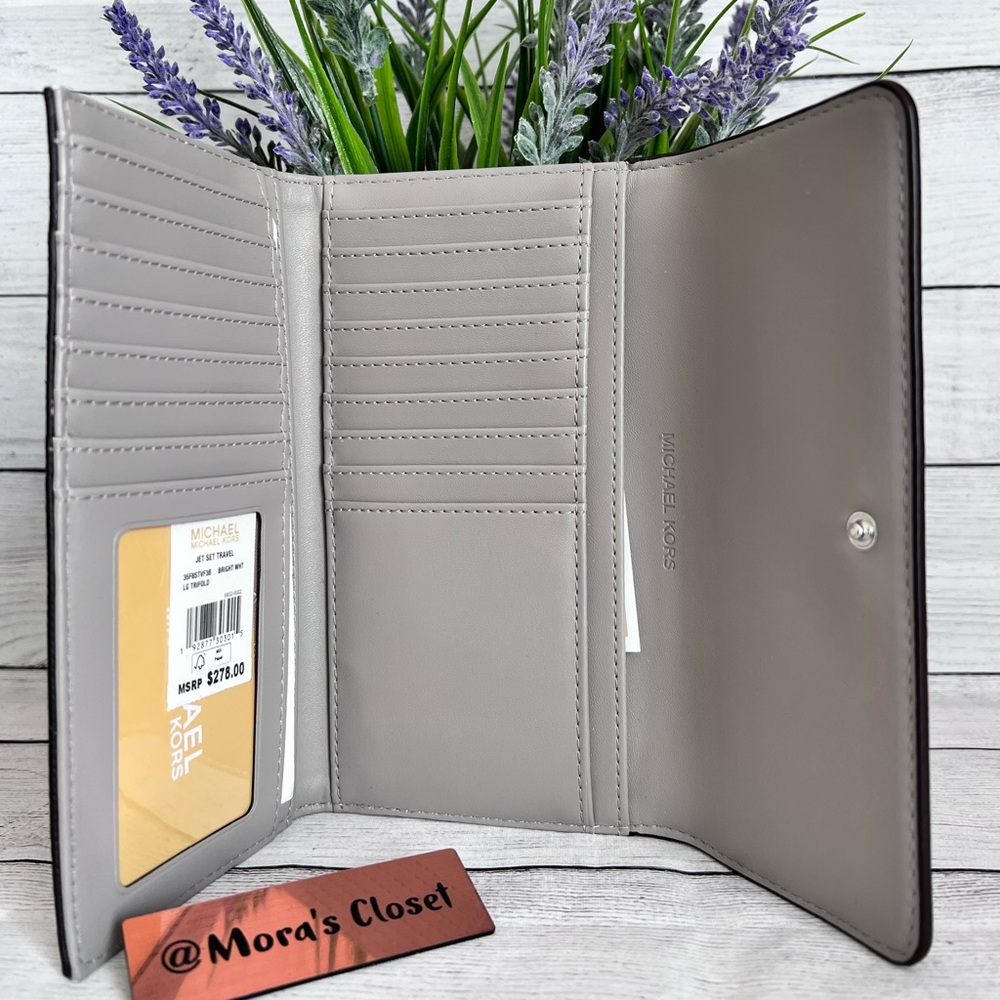 🦋Michael Kors Trifold Wallet - Picture 5 of 7